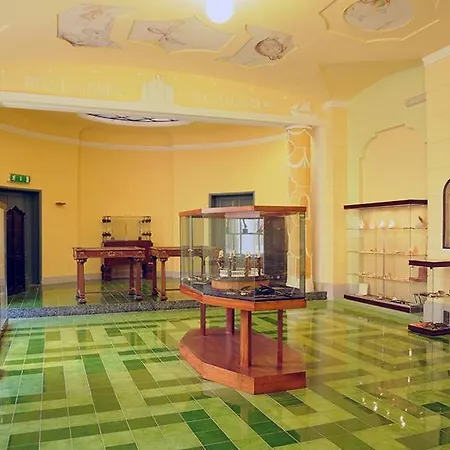 Habibi Gerard 3* トッレ・デル・グレコ